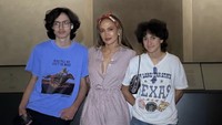 Anak Perempuan Jennifer Lopez Tampil Beda Setelah Ganti Nama Jadi Oskar