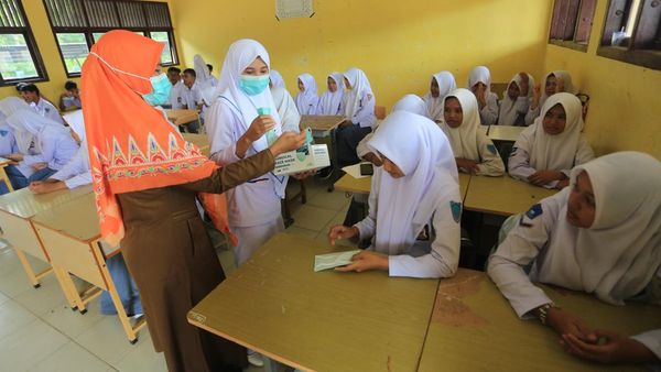 Kabut Asap Selimuti Aceh Barat, Masker Dibagikan untuk Cegah ISPA