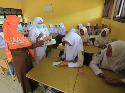 Kabut Asap Selimuti Aceh Barat, Masker Dibagikan untuk Cegah ISPA