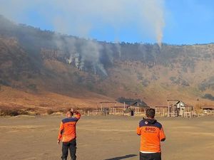 Kebakaran Hutan Blok Bantengan Meluas, Api Hampir Masuk Probolinggo