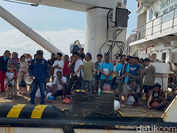 Kedatangan Puluhan Korban Selamat KMP Mutiara Sentosa 2 di GSN