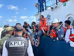 62 Korban KM Mutiara Sentosa Dievakuasi dari Masalembu ke Surabaya