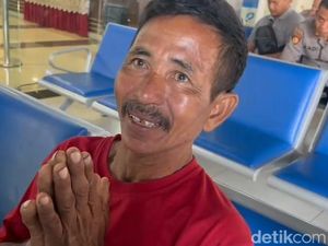 Tak Kebagian Pelampung, Penumpang KM Mutiara Ini Andalkan Jeriken