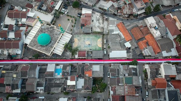 Merah Putih Membelah Jalan Tangerang, Aksi Warga Sambut Kemerdekaan RI Bikin Takjub