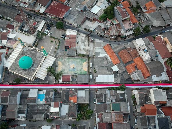 Merah Putih Membelah Jalan Tangerang, Aksi Warga Sambut Kemerdekaan RI Bikin Takjub