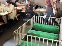 Restoran Berdiri di Tengah 26 Makam Kuno, Tehnya Diyakini Bawa Hoki