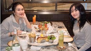 Seru! Ayu Ting Ting Ajak Bilqis Makan Burger & Lobster Mewah dari London