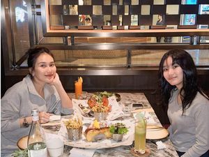 Seru! Ayu Ting Ting Ajak Bilqis Makan Burger & Lobster Mewah dari London