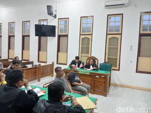 Eks Kadinkes Batu Bara Didakwa Korupsi Dana BTT Rp 1,1 M