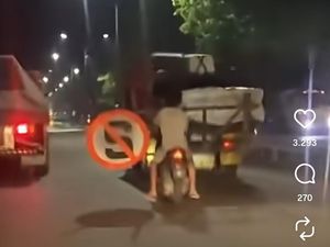 Viral Rambu-Tiang Besi Digondol Pemotor di Semarang