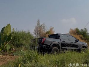 Toyota Hilux Terbaru Punya 2 Fitur yang Bikin Pemula Jago Off Road