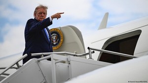 Trump Menepis Kabar Amunisi AS Menipis