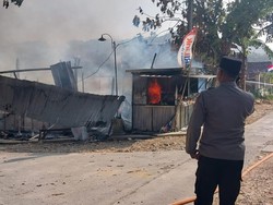 Pom Mini Korsleting, Rumah-Toko di Grobogan Ludes Terbakar