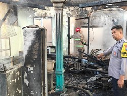 Kebakaran Hanguskan Warung-Rumah Warga Blitar, 3 Orang Luka