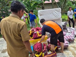 Kemensos Kirim Bantuan Logistik Korban Banjir dan Longsor di Kota Padang