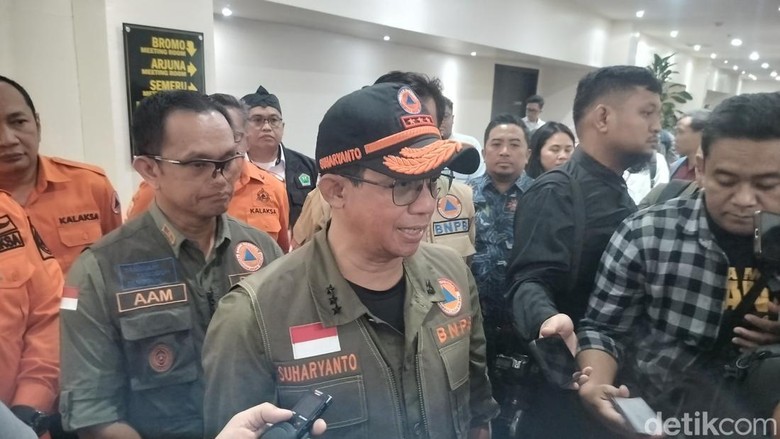 2 Helikopter Water Boming Disiapkan untuk Padamkan Kebakaran Kaldera Bromo