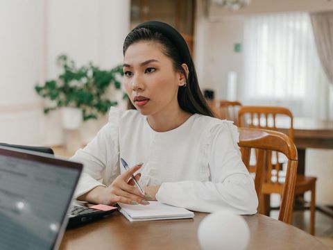 Orang yang insecure terlalu berpaku pada kesahalan yang dibuatnya
