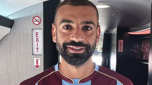 Belum Diresmikan, Mohamed Salah Sudah Berseragam Trabzonspor