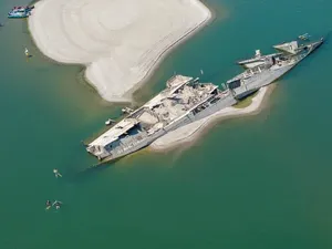 Video: Sungai Danube Mengering, Bangkai Kapal Jerman Era Hitler Bermunculan
