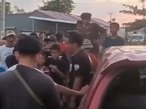Pemobil di Maros Diteriaki Pencuri-Kendaraan Dirusak Warga, Polisi Usut