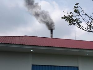 Warga Protes Bau Diduga dari Limbah Medis RSUD Soedarso, Direktur Tanggapi