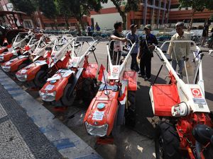 Petani Kediri Panen Bantuan, Ratusan Mesin Pertanian Siap Tingkatkan Produktivitas