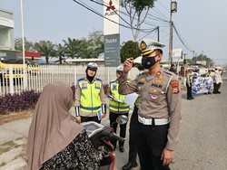 Jl Raya Serang Km 32 Rawan Kecelakaan, Polantas Edukasi Warga Patuhi Aturan