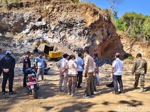 Diduga Jadi Galian C, Pengerukan Lahan di Temukus Dihentikan Satpol PP