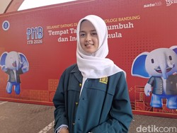 Kenalkan, Sofia Anak Buruh Lulusan SMA CT ARSA yang Tembus ITB
