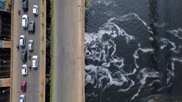 Sungai Cileungsi Tercemar, Air Bekasi Menghitam dan Berbusa