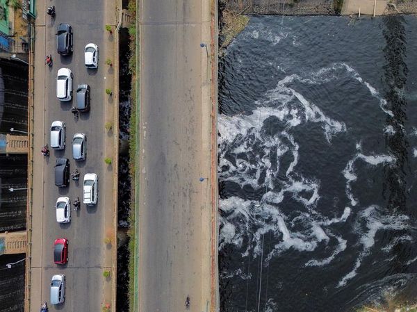 Sungai Cileungsi Tercemar, Air Bekasi Menghitam dan Berbusa