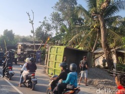 2 Truk Terguling di Patuk Gunungkidul, Lalin Dibuka-Tutup