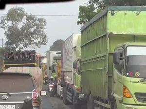 Akses Palembang-Betung Macet Puluhan Kilometer Imbas Perbaikan Jalan