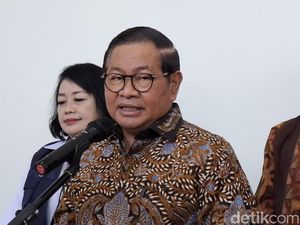 Pramono Apresiasi Petugas TransJ Bantu Disabilitas Nyeberang di Jakpus