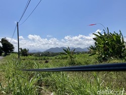 Kabel Menjuntai Bahayakan Warga di Klungkung, Sudah Lapor Belum Direspons