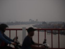 Kualitas Udara Siang-Sore di Palembag Tidak Sehat, Asal Asap dari OKI