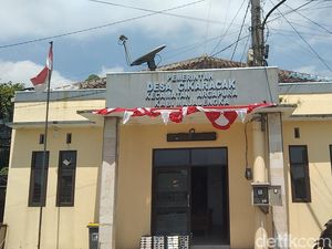 Tak Ada Sinyal Seluler, Warga Desa Cikaracak Kompak Patungan Wi-Fi