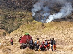 Kebakaran Bromo Terus Meluas, Diperkirakan Sudah Hanguskan 86 Hektare