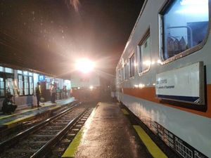 6 Kereta Api Berhenti Darurat Saat Gempa M 5,2 Guncang Pangandaran