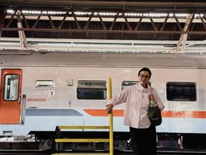 Potret Sri Mulyani Liburan di Semarang, Naik Kereta Sampai Stasiun Tawang
