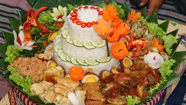 nasi tumpeng