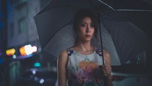 Potret Ha Ji Won Jadi Artis Terpuruk di Film Portrait of a Family