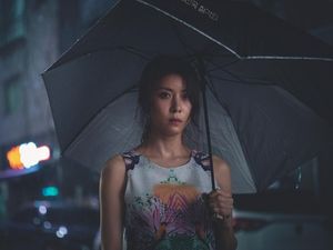 Potret Ha Ji Won Jadi Artis Terpuruk di Film Portrait of a Family