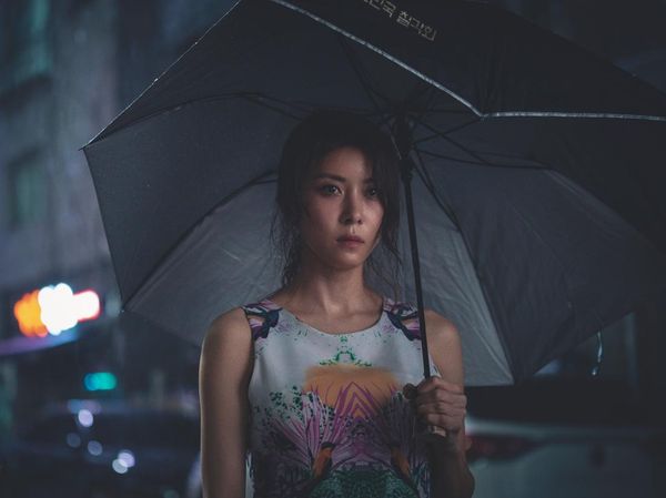 Potret Ha Ji Won Jadi Artis Terpuruk di Film Portrait of a Family
