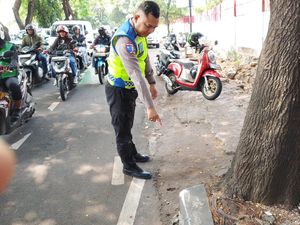 Pemotor Tewas Usai Tabrak Trotoar di Jalan Juanda Depok