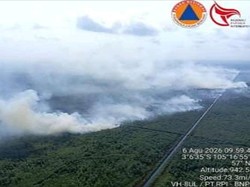 3 Helikopter Water Bombing Dikerahkan untuk Padamkan Karhutla di Tulung Selapan