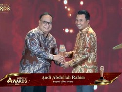 Pemkab Lutra Sabet detiktimur Awards Berkat Pengentasan Kemiskinan Ekstrem
