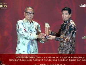 Bahtra Banong Dianugerahi Legislator Aspiratif Bidang Keadilan Sosial-Agraria