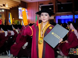 Kuliah Lancar Bisnis Jalan, Ini Cerita Ellita Jadi Lulusan Terbaik Unpad