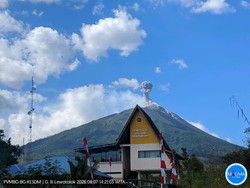 Dua Gunung di NTT Meletus Nyaris Bersamaan